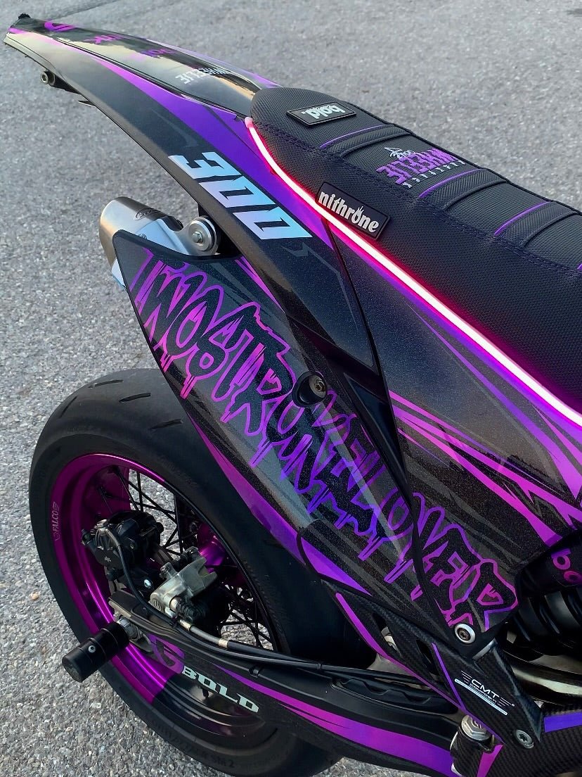 exhaust_protector - thebrapshop - headlight_vinyl - hoodie - t-shirt - legalize_wheelies - braap - braaap - brap - wheelie - supermoto - supermotard - sm - motard