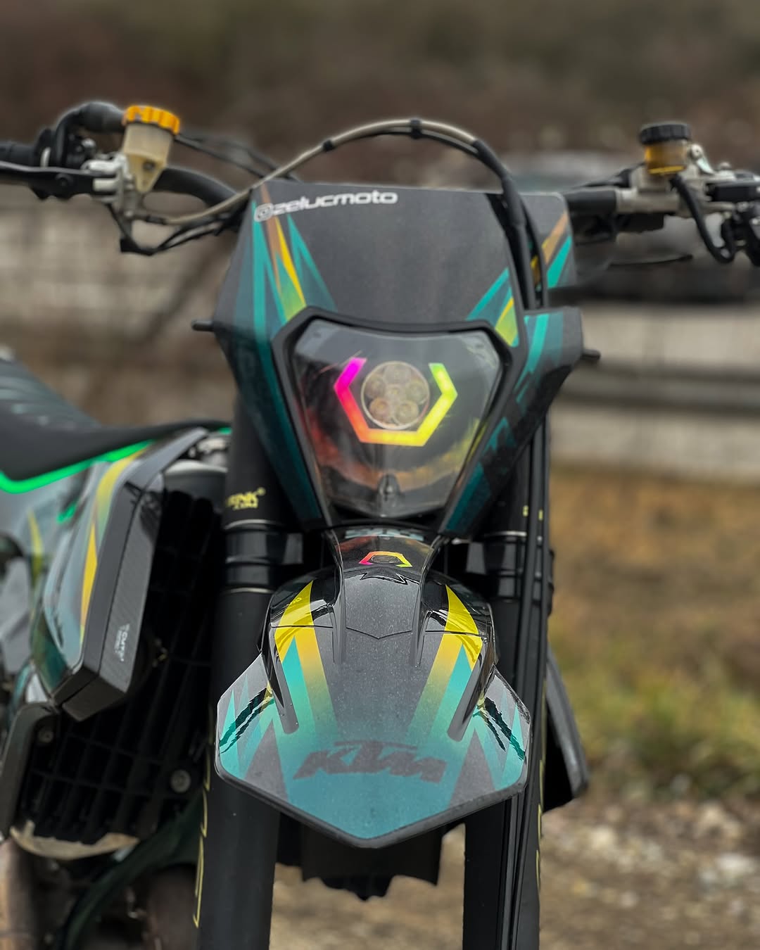 exhaust_protector - thebrapshop - headlight_vinyl - hoodie - t-shirt - legalize_wheelies - braap - braaap - brap - wheelie - supermoto - supermotard - sm - motard