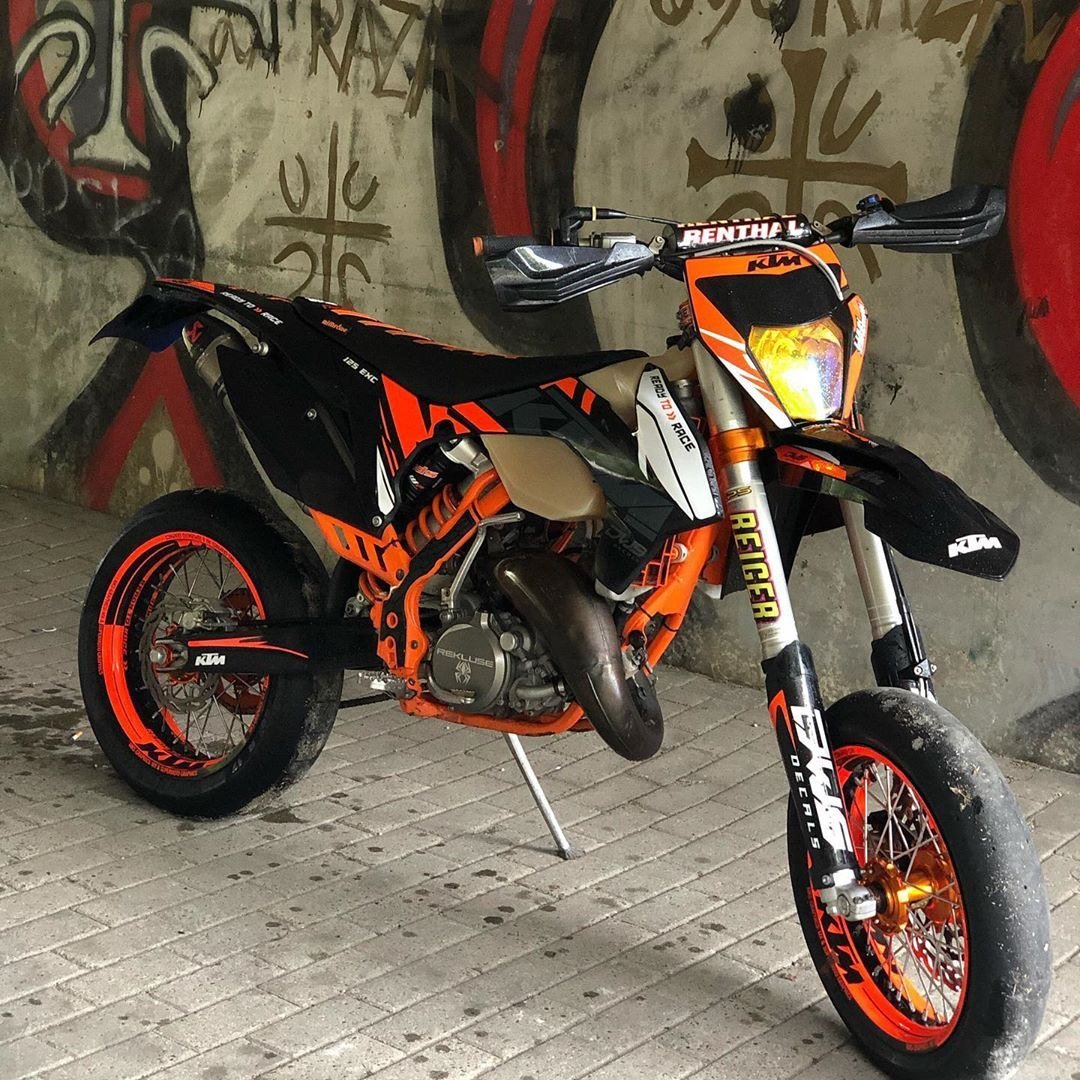 #exhaust_protector# - #thebrapshop# - #headlight_vinyl# - #hoodie# - #t-shirt# - #legalize_wheelies# - #braap# - #braaap# - #brap# - #wheelie# - #supermoto# - #supermotard# - #sm# - #motard#