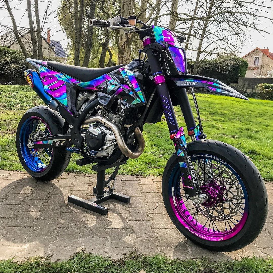 #exhaust_protector# - #thebrapshop# - #headlight_vinyl# - #hoodie# - #t-shirt# - #legalize_wheelies# - #braap# - #braaap# - #brap# - #wheelie# - #supermoto# - #supermotard# - #sm# - #motard#