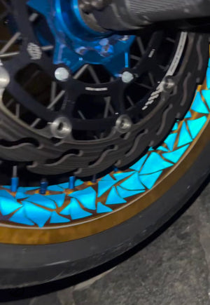 50/50 REFLECTIVE TRIANGLES RIMS STICKERS - Thebrapshop