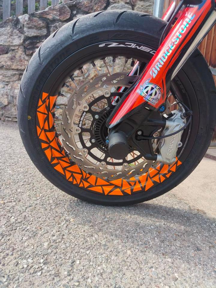 50/50 TRIANGLES RIMS STICKERS - Thebrapshop