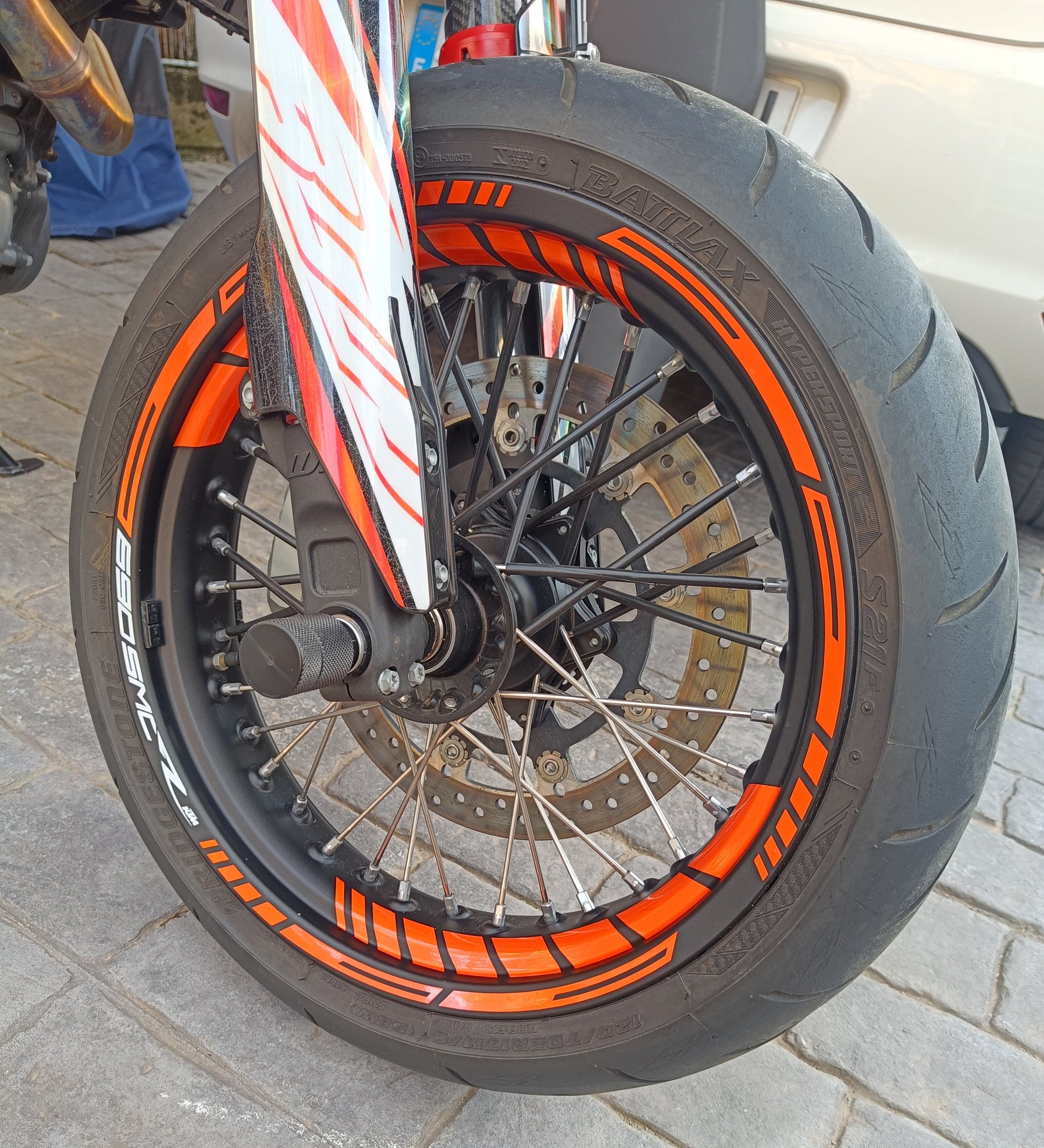 exhaust_protector - thebrapshop - headlight_vinyl - hoodie - t-shirt - legalize_wheelies - braap - braaap - brap - wheelie - supermoto - supermotard - sm - motard