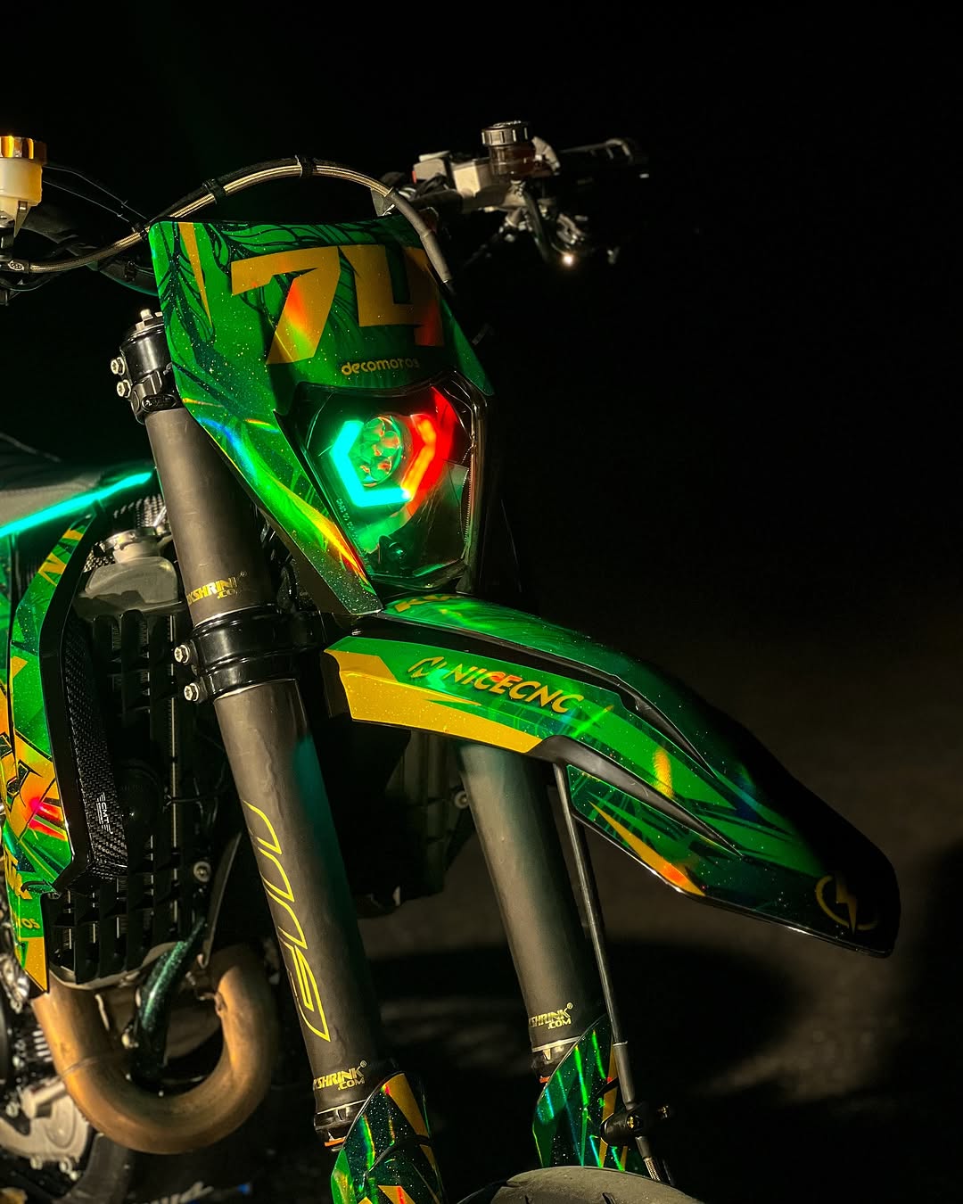 exhaust_protector - thebrapshop - headlight_vinyl - hoodie - t-shirt - legalize_wheelies - braap - braaap - brap - wheelie - supermoto - supermotard - sm - motard