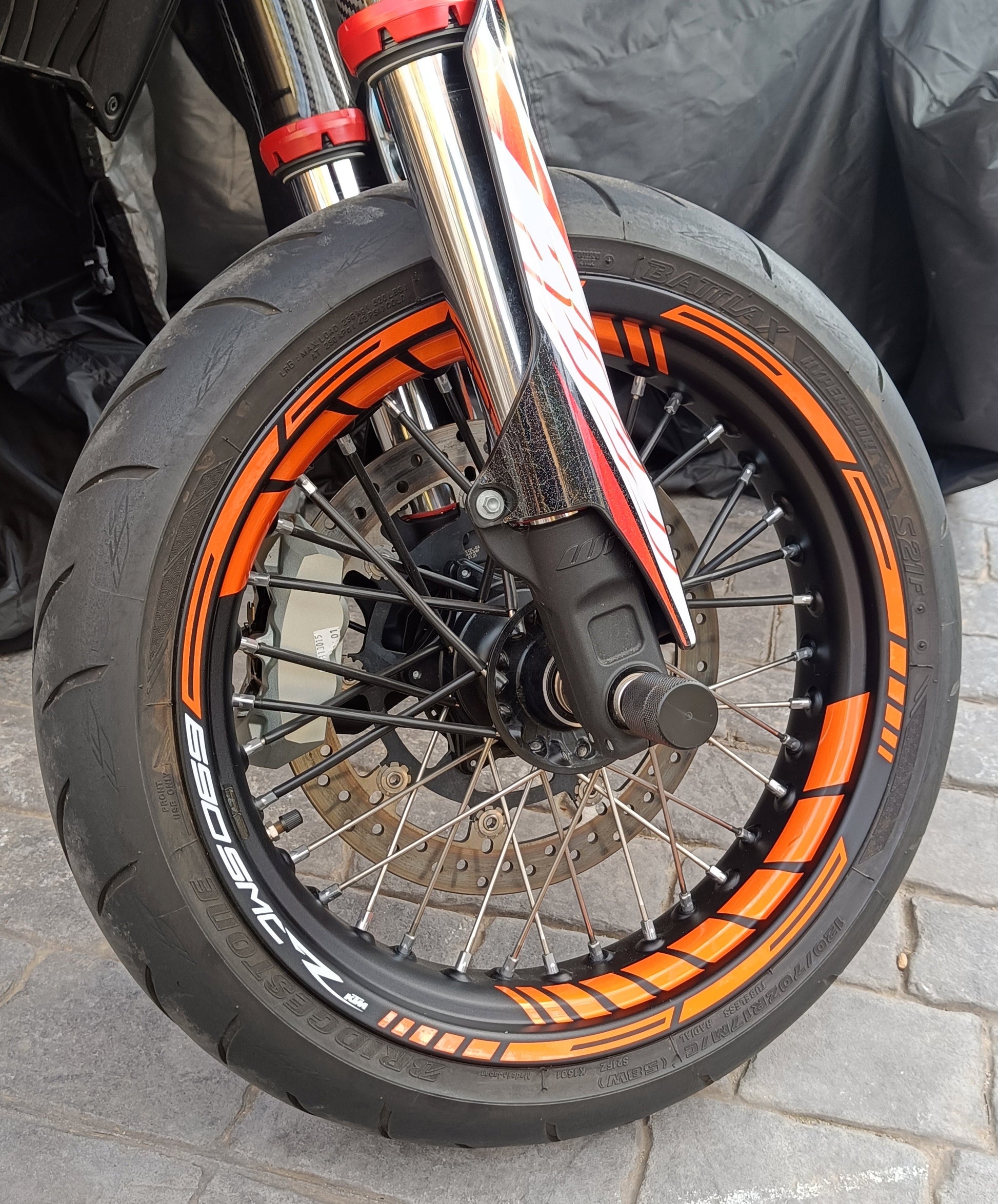 exhaust_protector - thebrapshop - headlight_vinyl - hoodie - t-shirt - legalize_wheelies - braap - braaap - brap - wheelie - supermoto - supermotard - sm - motard