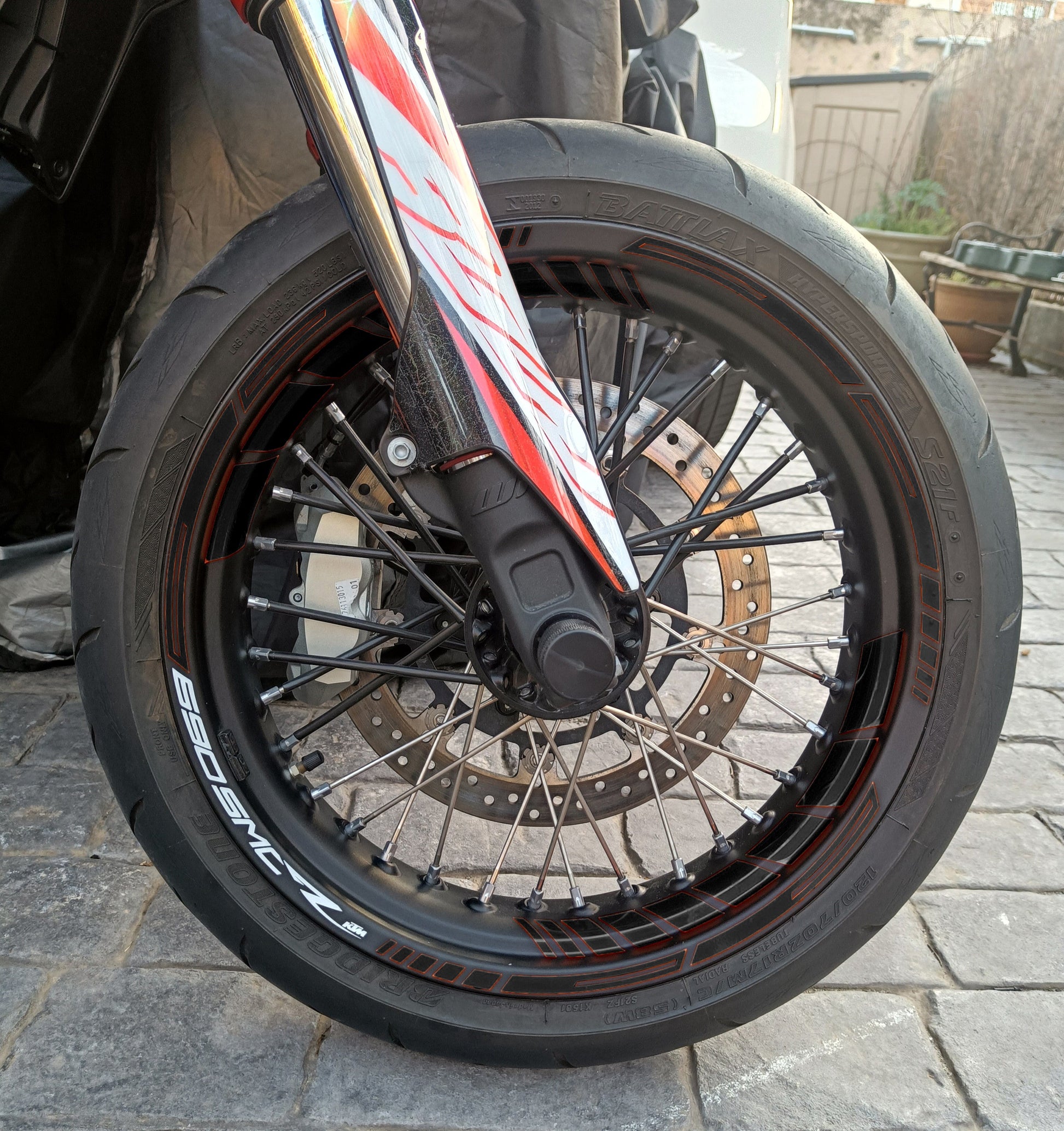 exhaust_protector - thebrapshop - headlight_vinyl - hoodie - t-shirt - legalize_wheelies - braap - braaap - brap - wheelie - supermoto - supermotard - sm - motard
