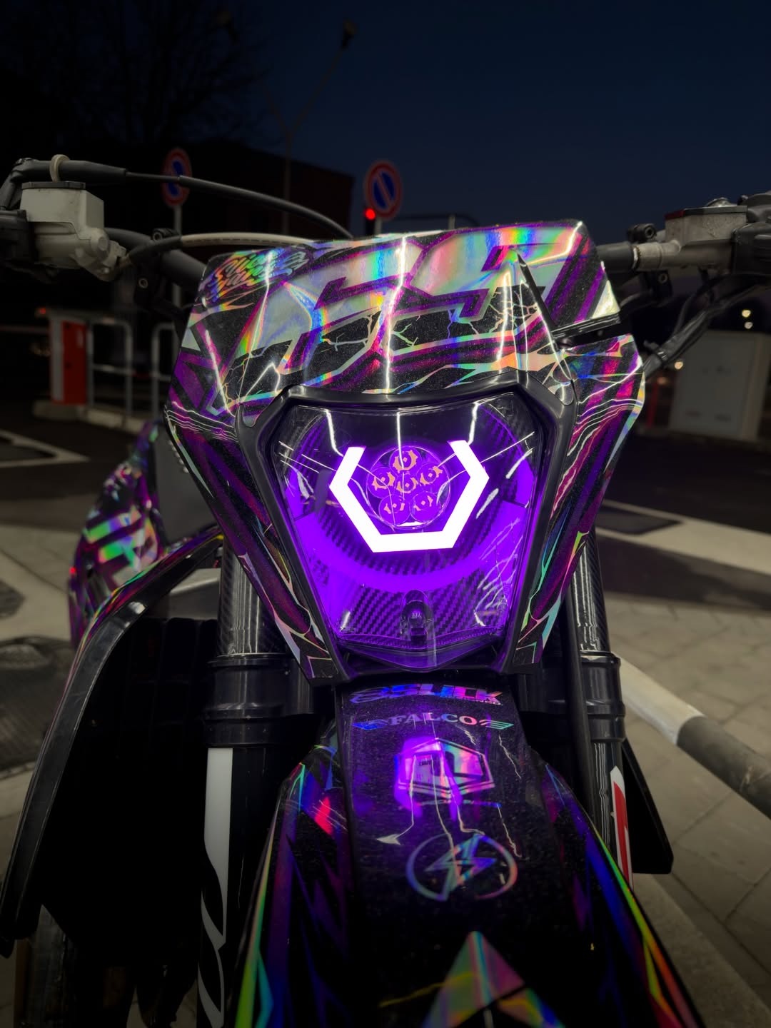 exhaust_protector - thebrapshop - headlight_vinyl - hoodie - t-shirt - legalize_wheelies - braap - braaap - brap - wheelie - supermoto - supermotard - sm - motard