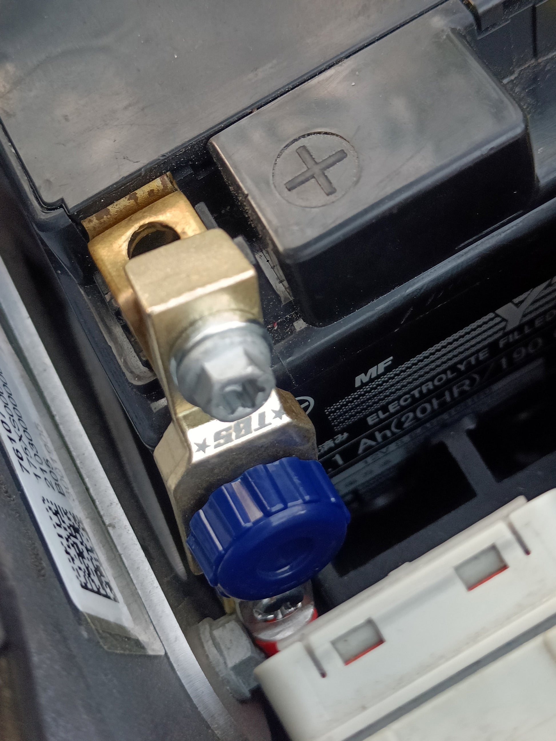 exhaust_protector - thebrapshop - headlight_vinyl - hoodie - t-shirt - legalize_wheelies - braap - braaap - brap - wheelie - supermoto - supermotard - sm - motard