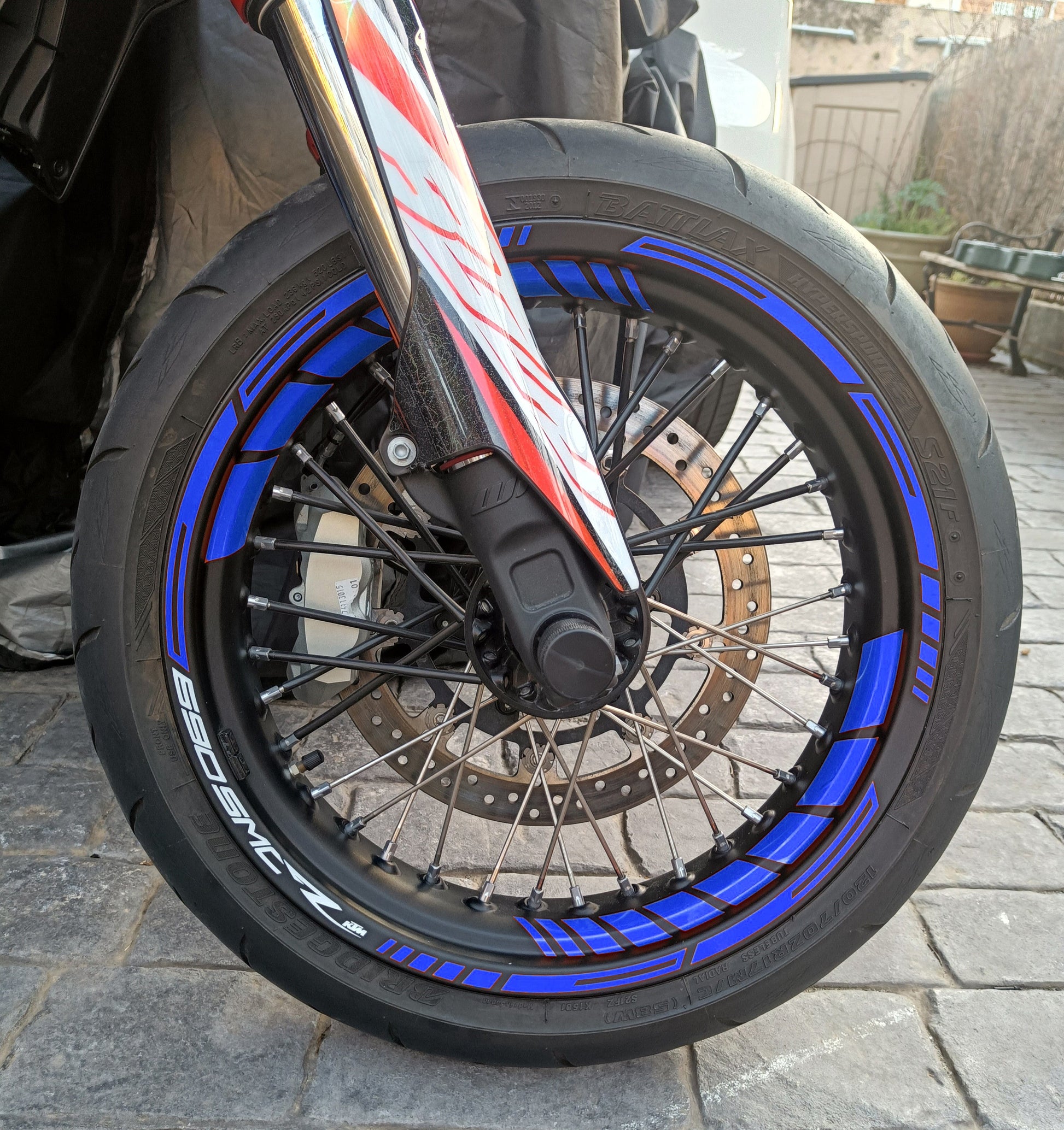 exhaust_protector - thebrapshop - headlight_vinyl - hoodie - t-shirt - legalize_wheelies - braap - braaap - brap - wheelie - supermoto - supermotard - sm - motard