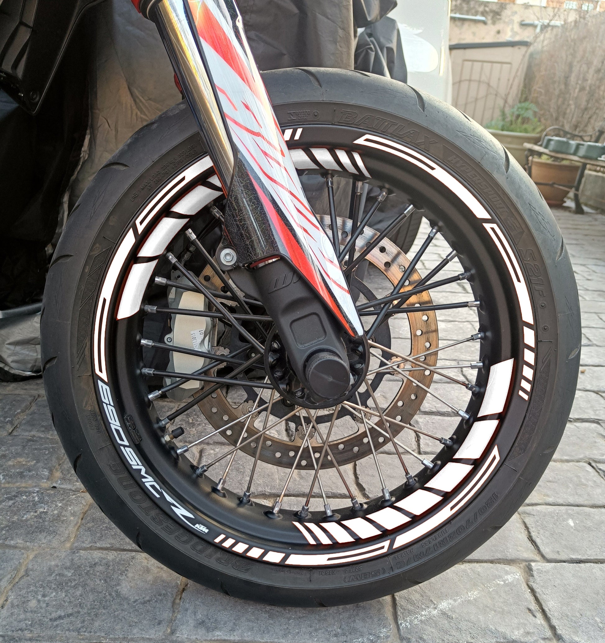 exhaust_protector - thebrapshop - headlight_vinyl - hoodie - t-shirt - legalize_wheelies - braap - braaap - brap - wheelie - supermoto - supermotard - sm - motard