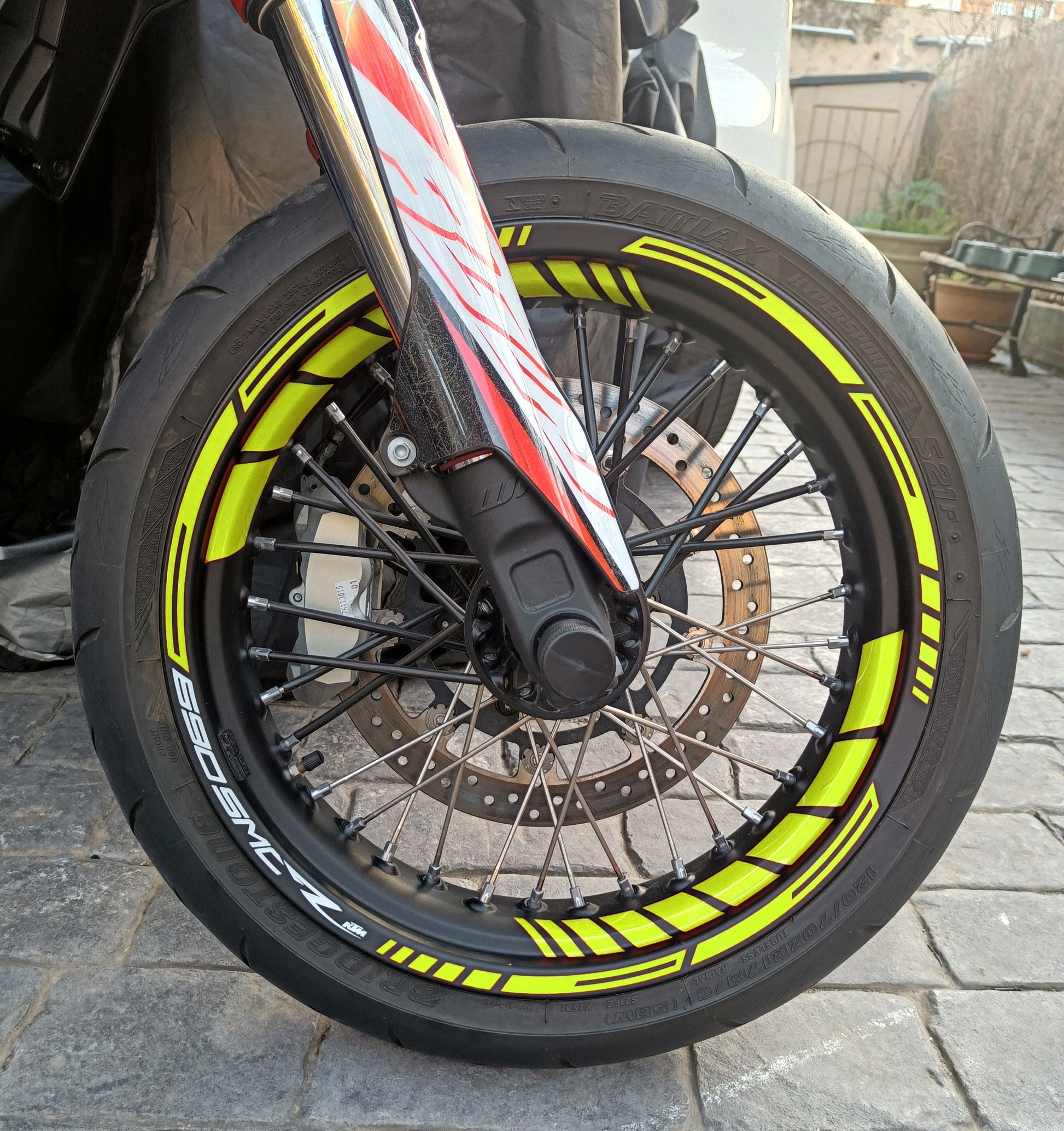 exhaust_protector - thebrapshop - headlight_vinyl - hoodie - t-shirt - legalize_wheelies - braap - braaap - brap - wheelie - supermoto - supermotard - sm - motard