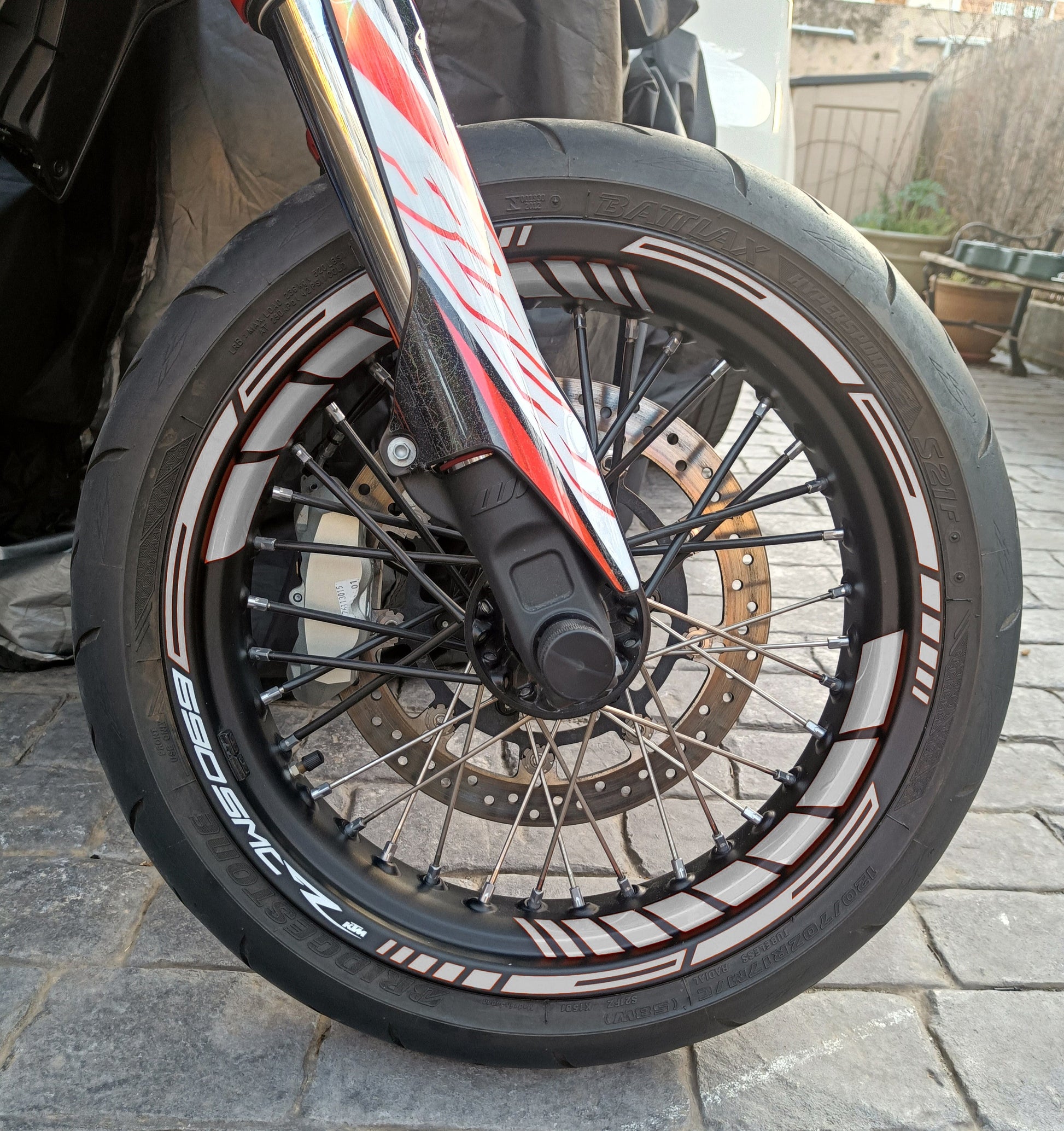 exhaust_protector - thebrapshop - headlight_vinyl - hoodie - t-shirt - legalize_wheelies - braap - braaap - brap - wheelie - supermoto - supermotard - sm - motard
