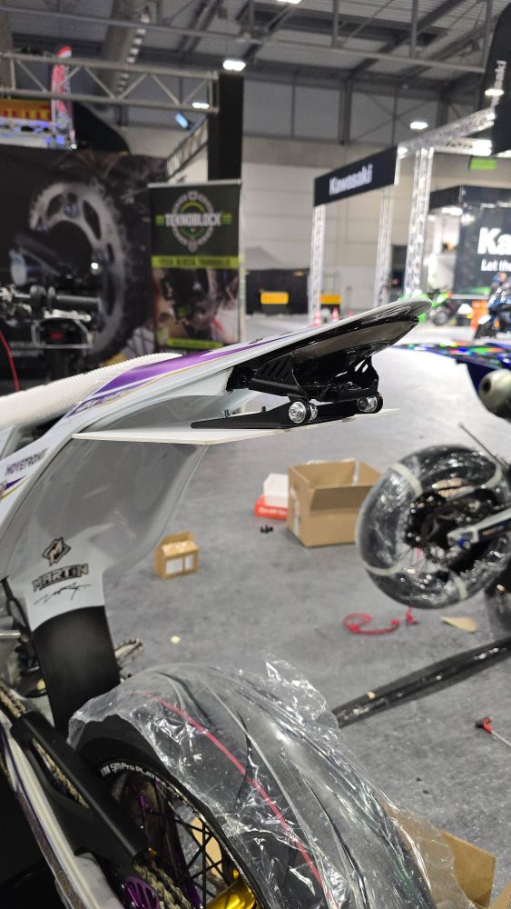 exhaust_protector - thebrapshop - headlight_vinyl - hoodie - t-shirt - legalize_wheelies - braap - braaap - brap - wheelie - supermoto - supermotard - sm - motard