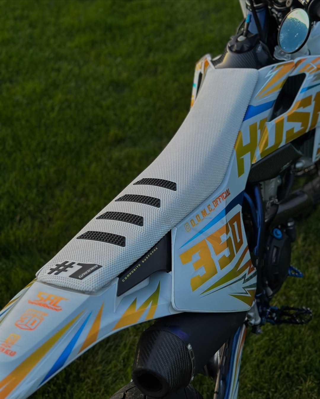 ONE GRIPPER RIBBED SEATCOVERS - Thebrapshop