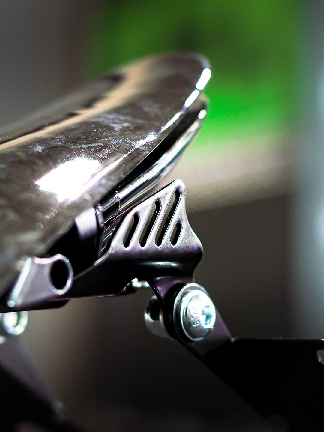 RETRACTABLE PLATE HOLDER - Thebrapshop