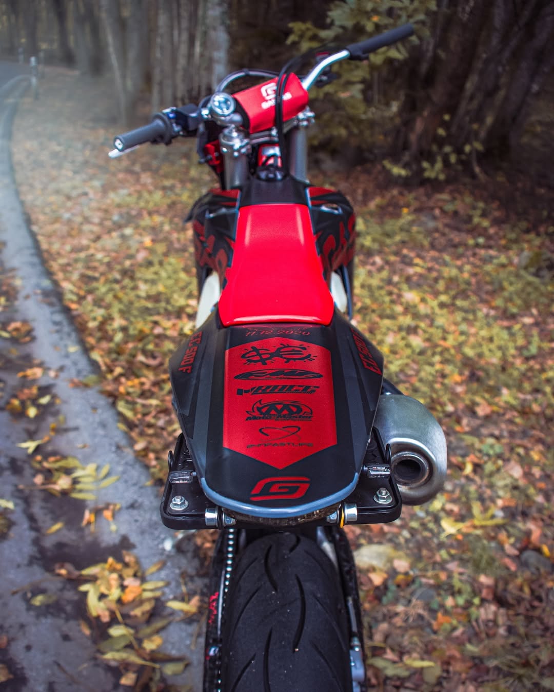RETRACTABLE PLATE HOLDER - Thebrapshop