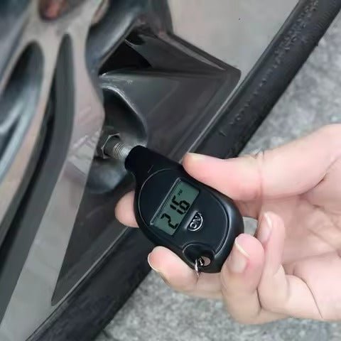 UNIVERSAL DIGITAL TIRE PRESSURE GAUGE - Thebrapshop