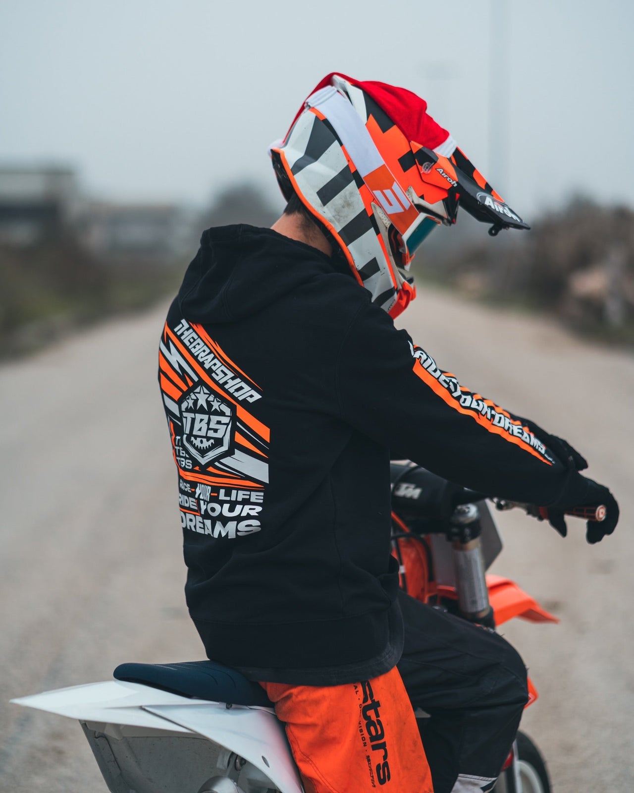 RACE YOUR LIFE HOODIES – Thebrapshop