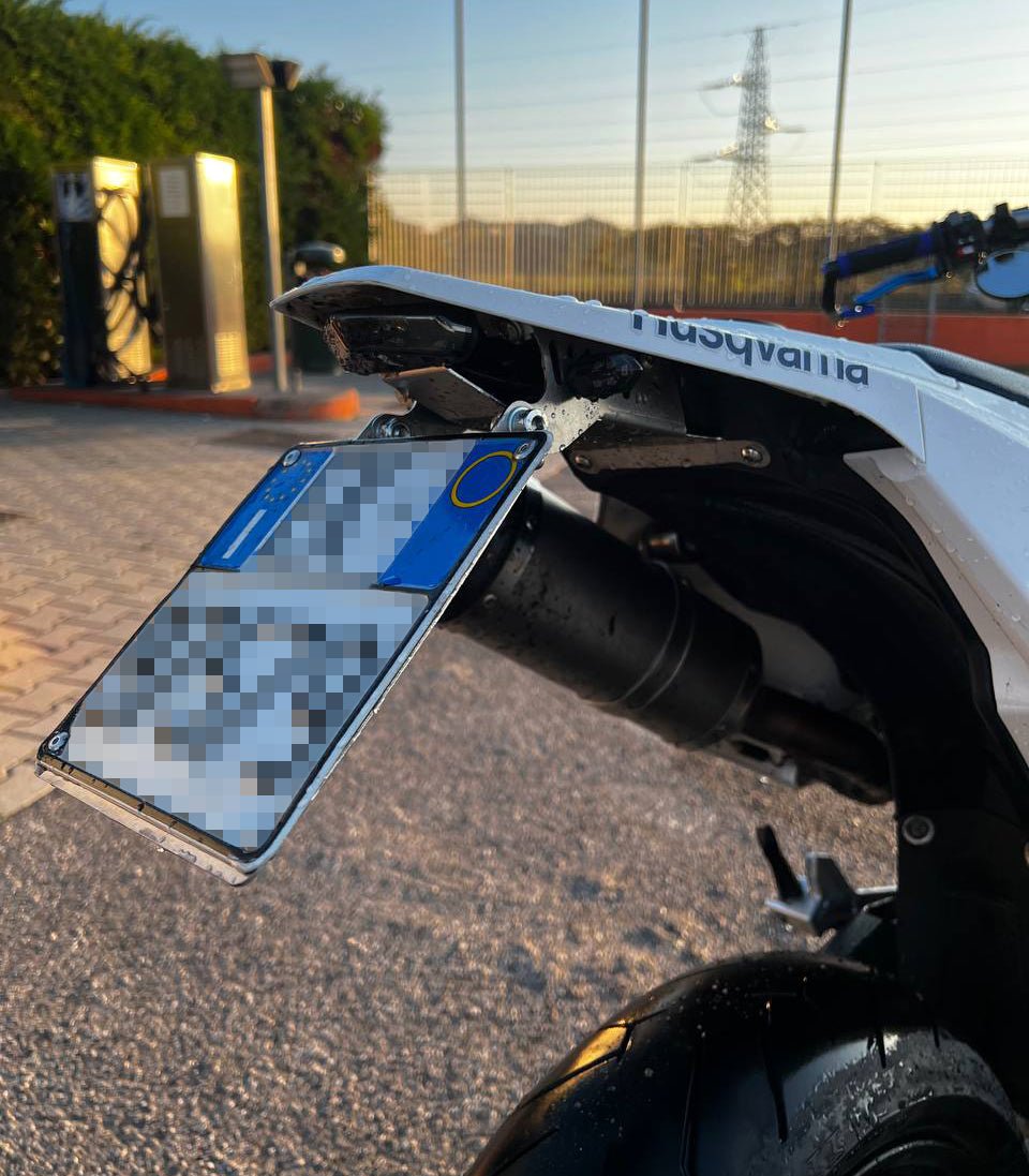 #exhaust_protector# - #thebrapshop# - #headlight_vinyl# - #hoodie# - #t-shirt# - #legalize_wheelies# - #braap# - #braaap# - #brap# - #wheelie# - #supermoto# - #supermotard# - #sm# - #motard#