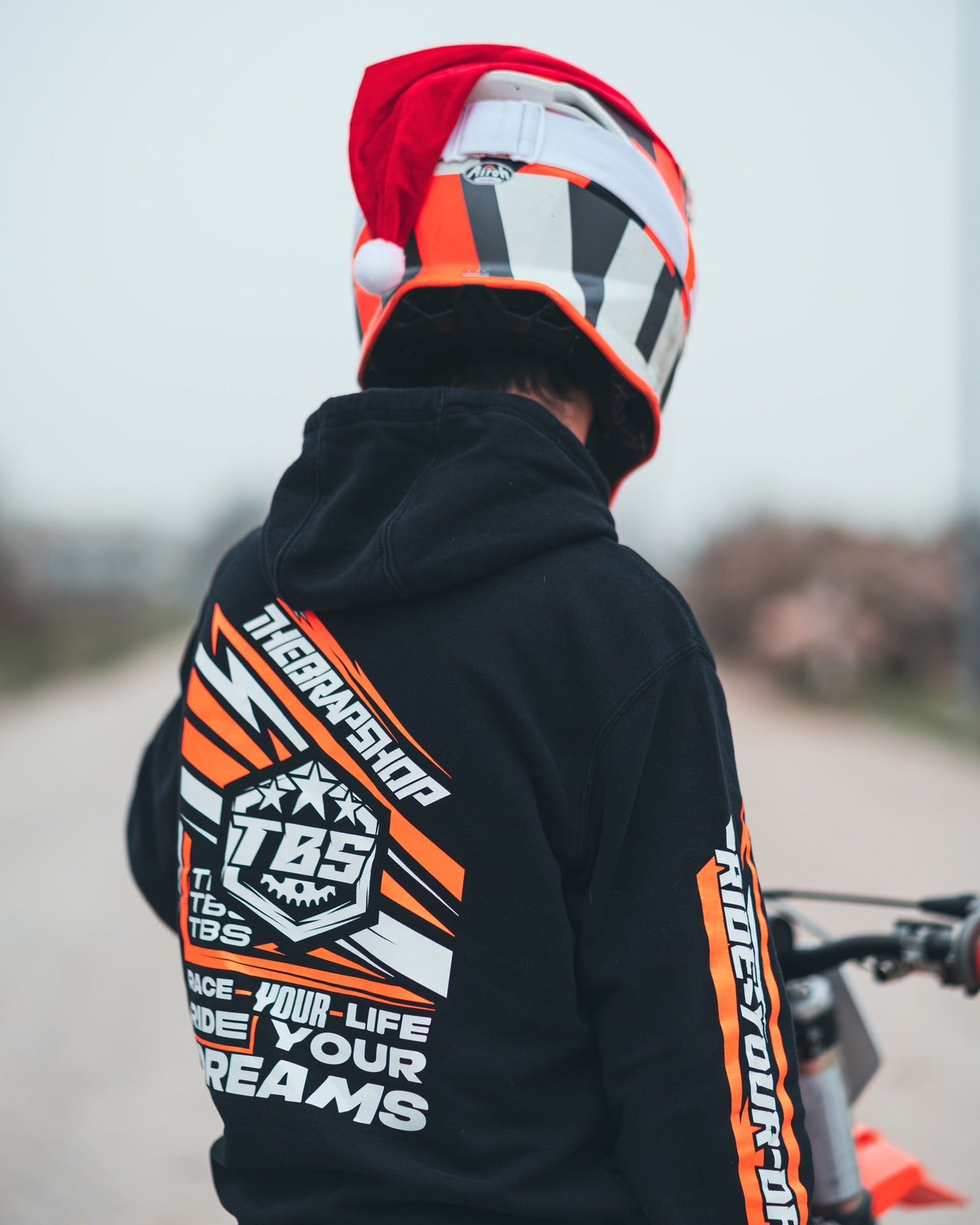 RACE YOUR LIFE HOODIES – Thebrapshop