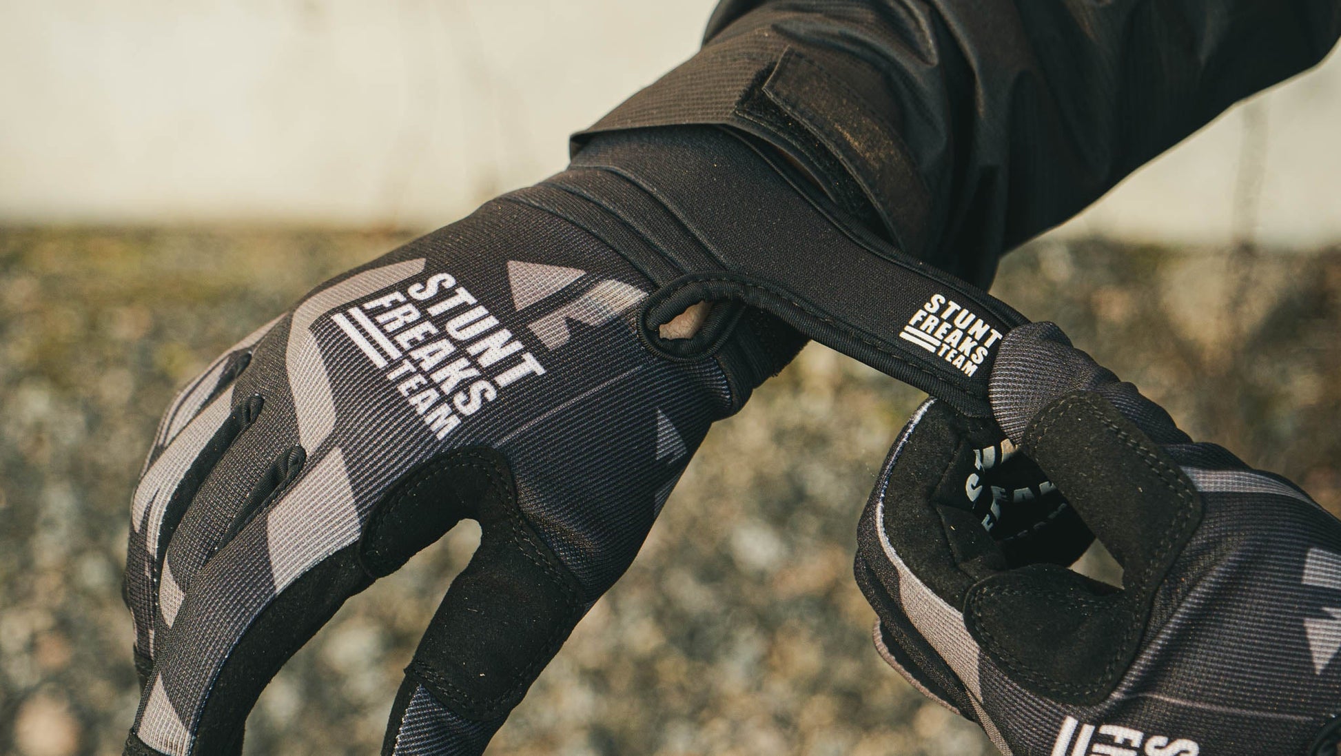 FLATOUT GLOVES - Thebrapshop