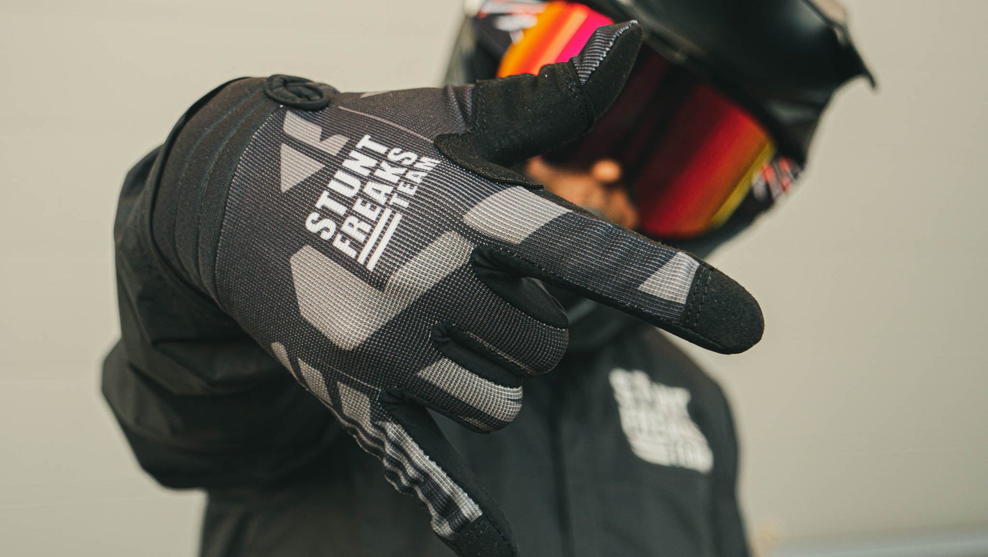 FLATOUT GLOVES - Thebrapshop