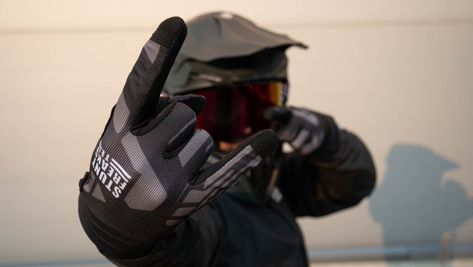 FLATOUT GLOVES - Thebrapshop