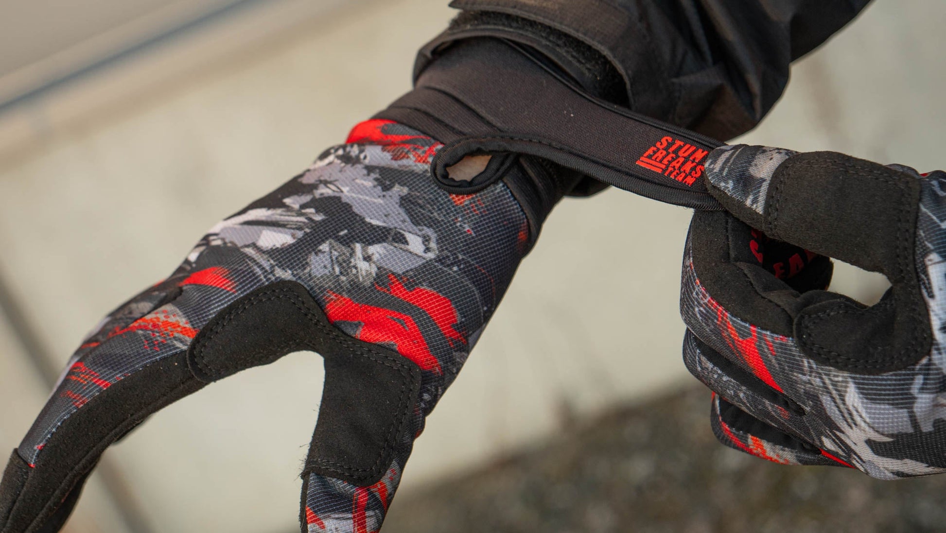 FLATOUT GLOVES - Thebrapshop