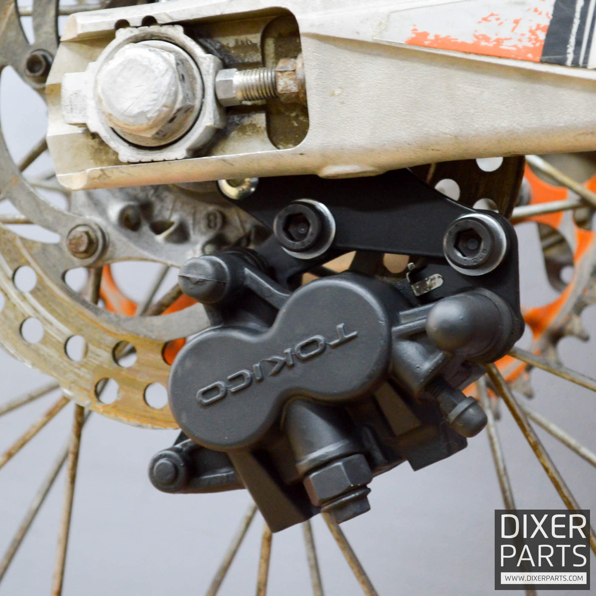 HUSKY LEFT HANDBRAKE CALIPER BRACKET - Thebrapshop