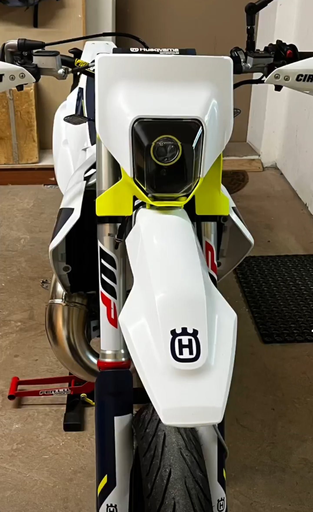 HUSKY LOCCI'S EYE 1.0 - Thebrapshop