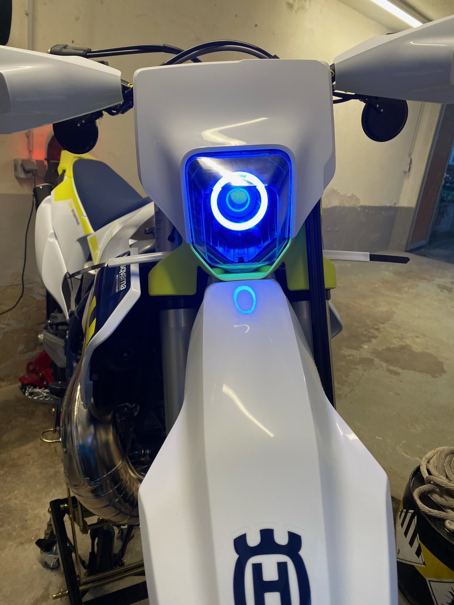 HUSKY RGB LOCCI'S EYE 3.0 - Thebrapshop