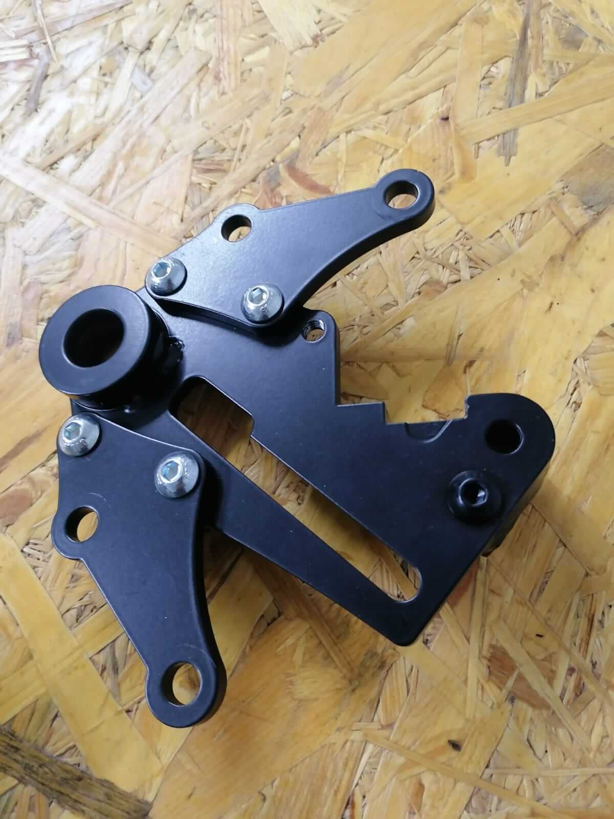 KTM LEFT HANDBRAKE CALIPER BRACKET - Thebrapshop
